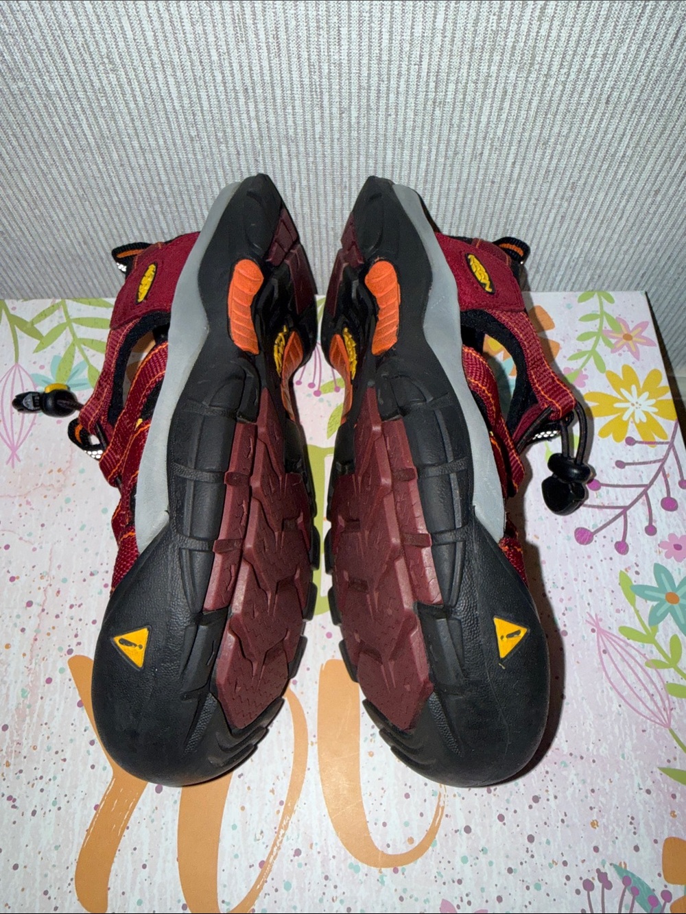 Kids Keen Red Closed-Toe Outdoor Sandals - Picture 3 of 9